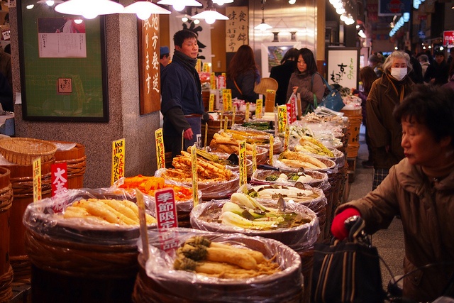 錦市場（othreeさん撮影、Flickrより）
