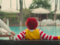 出演OKだったんかい！サンドイッチチェーン「サブウェイ」のCMにマクドナルドのアノ人っぽいのが出演している件
