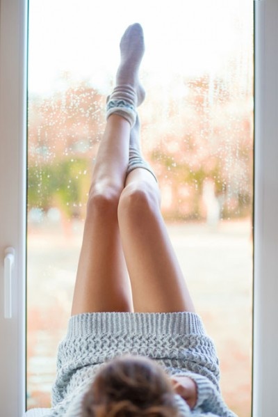 ニットのボディラインに目がくぎ付け……！　男性が好きな女性の冬ファッション6選