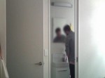 部屋にカメラを設置→　ルームメイトのトンデモ行為が映っていた…