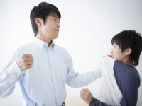 その育児でいいの？　どうかと思う他人の子育て8選【パパの本音】