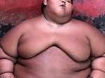 世界一の肥満児！　わずか１０歳で約２００kｇまで太ってしまった少年の肉体