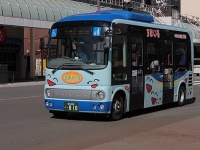 福井市のコミュニティバス「すまいる」東ルート（SONIC BLOOMINGさん撮影、Wikimedia Commons