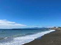 「湘南の海に1人で遊びに行った私。海の家でシャワーを浴びて帰ろうとしたら、店主のおじさんが...」(東京都・50代女性)