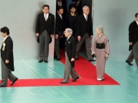 2014年、全国戦没者追悼式に参列される両陛下（J-CASTニュース撮影）