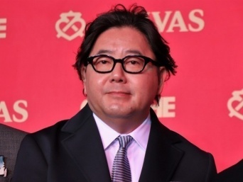秋元康氏