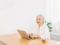「若者に理解のある老人」を演じない　80歳をすぎてもイキイキしている人の特徴（＊画像はイメージです）