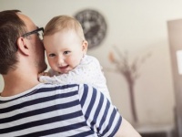 6割以上が●●！　ぶっちゃけ、男性も育児休暇できれば取りたい？