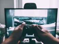 適度にテレビゲームをプレイすることで、迅速な決断力が身につく