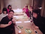 「岡村ちゃんVSゲスVSきゃりーぱみゅぱみゅ」豪華お食事ショットが公開！