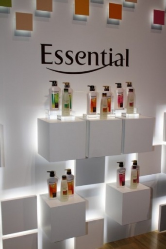 エッセンシャル、8月に刷新！　6年かけ研究したキューティクルケア技術を採用