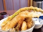 【はいじぃ迷作劇場】【デカ盛り】はみ出すにもほどがある天丼を食べて満腹！