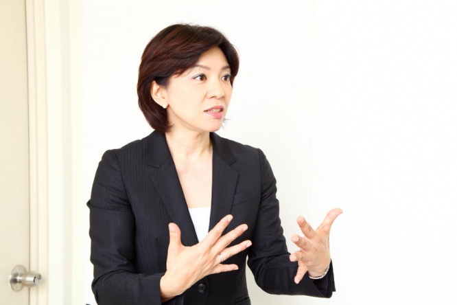 『誰とでも仲良くなれる敬語の使い方』の著者、松岡友子さん