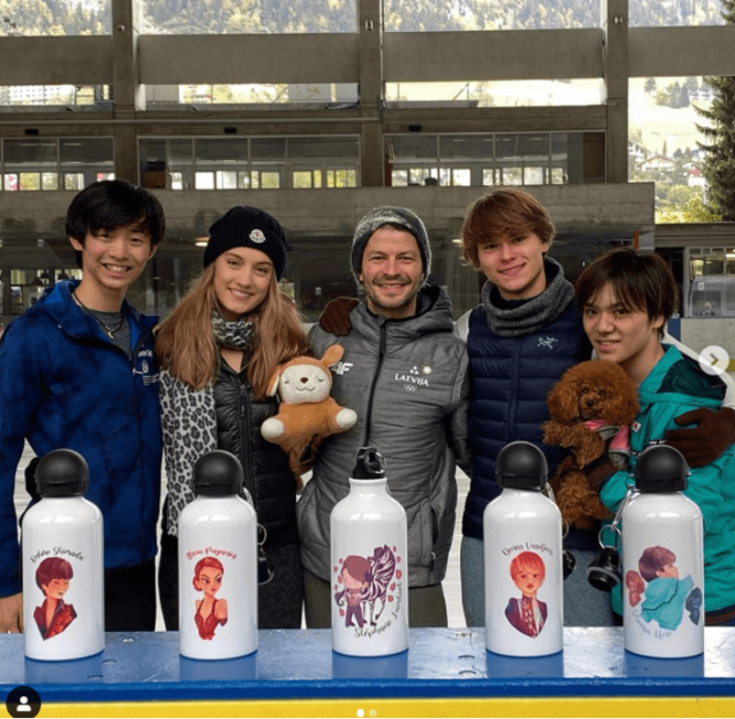 ※宇野昌磨(向かって右端)。画像はステファン・ランビエールのインスタグラムアカウント「@slambiel」より