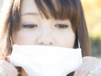 花粉症によるくしゃみの失敗談14「豪快なくしゃみで鼻水まみれ」