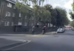 女性のバッグをひったくり逃走！　⇒しかしバイク犯を待ち受けていたのは・・・