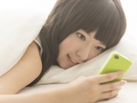 正直「元カレ」に連絡をとりたくなる瞬間はある？　約7割の女性は……