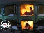 外国人が東京のカプセルホテルを体験してみたら・・・（映像）