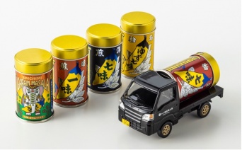 一家に一台？「日本三大七味唐辛子」の七味缶デザイントラックミニカーが発売