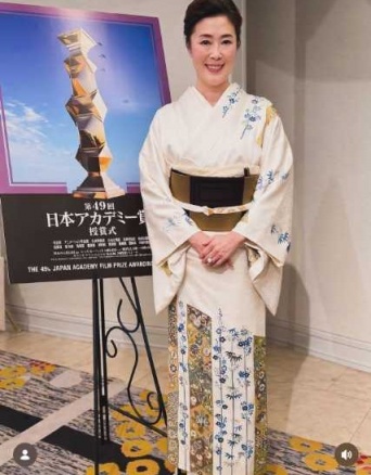 Instagram:寺島しのぶ(@shinobeee_)より