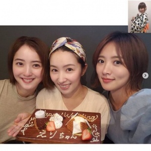 佐々木希 女優仲間との交流ショットも違うところで大反響 老けた 太った 1ページ目 デイリーニュースオンライン