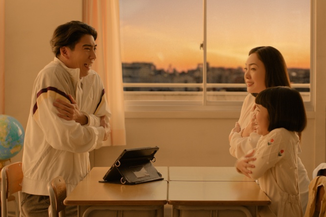 『ごくせん』コンビ復活！　仲間由紀恵×賀来賢人「明治プロビオヨーグルト」新CM公開！！　賀来は「感無量でございます」