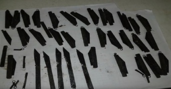 【衝撃】腹痛を訴えた男性が病院で手術 →なんとお腹の中から40本ものナイフが発見される！