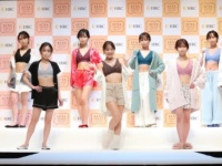 「LUNA ナチュラルアップナイトブラ」新色発表会を開催