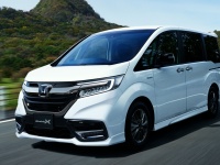 ホンダ・ステップワゴンの純正コンプリートカー、モデューロXが人気のスパーダ顔で登場！新型はハイブリッドモデルも追加！