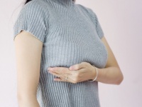 なぜ人間の女性の胸は他の動物に比べてずっと大きいままなのか？