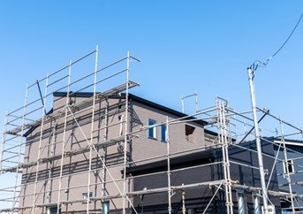 「建築中のマイホームに勝手に入り込む隣人。大工に聞くと、毎日彼らの夕飯を...」（都道府県・年齢不明女性）