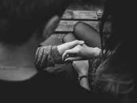 助けて……。女性に聞いた「死ぬほどしんどかった束縛」4選