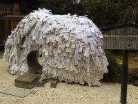 安井金比羅宮(KyotoDreamTripsさん撮影,Flickrより)