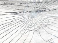 【心理テスト】“ガシャーン”と割れた物は？　「あなたのデリケート度」