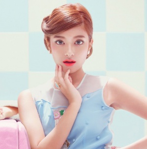 ローラの美ボディが劣化か 下半身のデブ化にファン悲鳴 腹がぷるんぷるん 1ページ目 デイリーニュースオンライン