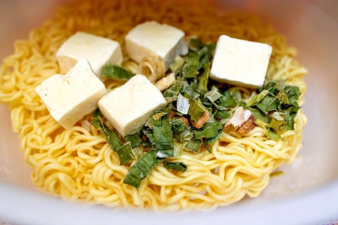 「かやく」には豆腐が5片