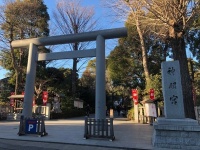 2009年に改修を行ったとのことでかなりきれいな社殿だ