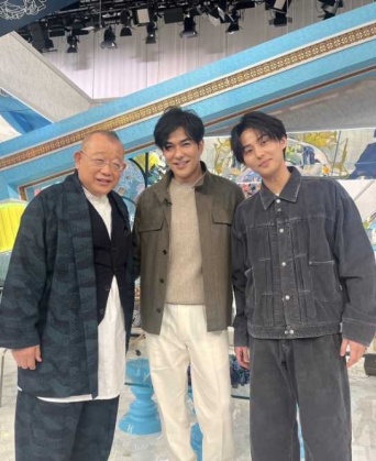 "Instagram：「御上先生」日曜劇場【公式】(@mikamisensei_tbs)より "