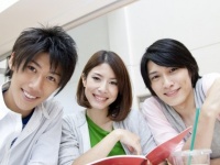 男友達が多い女性の特徴8　「サバサバ」「スポーツ好き」「ブリッコ」ほか