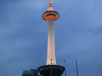 京都タワー（Wikimedia Commons
