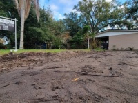 道が盗まれた！？何者かによって私道を撤去された住宅所有者、建設業者の詐欺行為が原因か？
