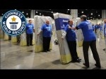 まだやっていたのか…　『人間ドミノ』のギネス記録に挑戦した動画
