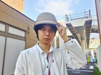 問題の「未完成歩道橋」にやってきたJタウン探検隊（1名）。今回も例のごとく自撮りです