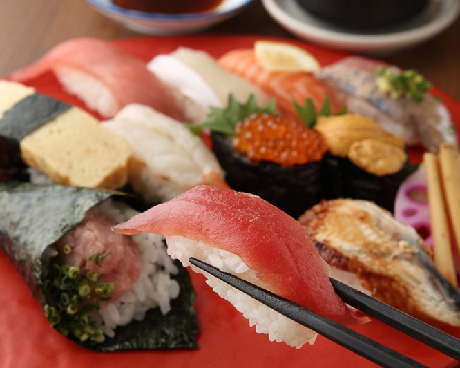 株式会社　豊田/立ち喰い寿し＆串天ぷら　すしつねのプレスリリース画像