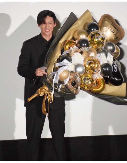 Instagram:目黒蓮(@sn_meguro.ren_official)より