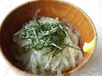 酢醤油で食べるところてん（yuko_ppp2501さん撮影、Flickrより）