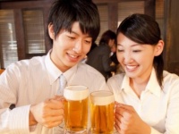 一杯目はビールが鉄板!?　飲み会で女子が飲んでいると好印象なお酒4選