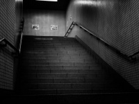 「あぁ、終わった！」　駅の階段で覚悟を決めた私は、凄い力で後ろの女性に引っ張られ...