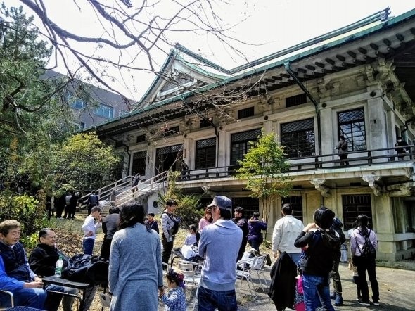 お別れ会で集まった人たち（以下、武徳殿お別れ会実行委員会提供）