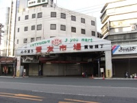 かつての愛友市場（Taisyoさん撮影、Wikipedia日本語版より）
